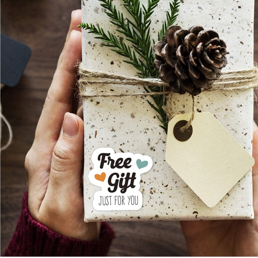 100 ‘Free Gift’ Gift Stickers Roll, Buy Now Price - Picture 3 of 4